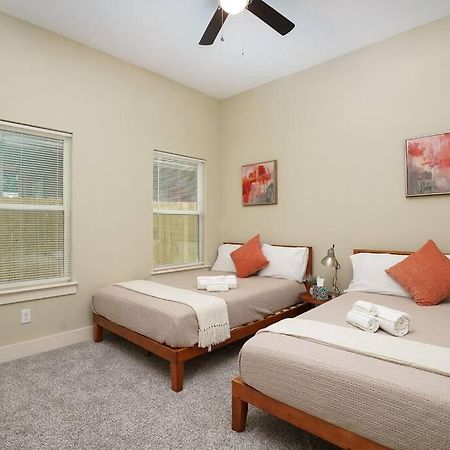Spacious, Sleeps 6, St Phillips, King Bed San Antonio Exterior foto