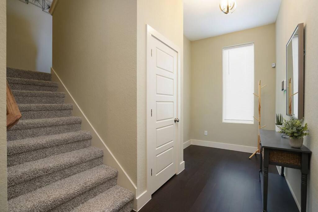 Spacious, Sleeps 6, St Phillips, King Bed San Antonio Exterior foto