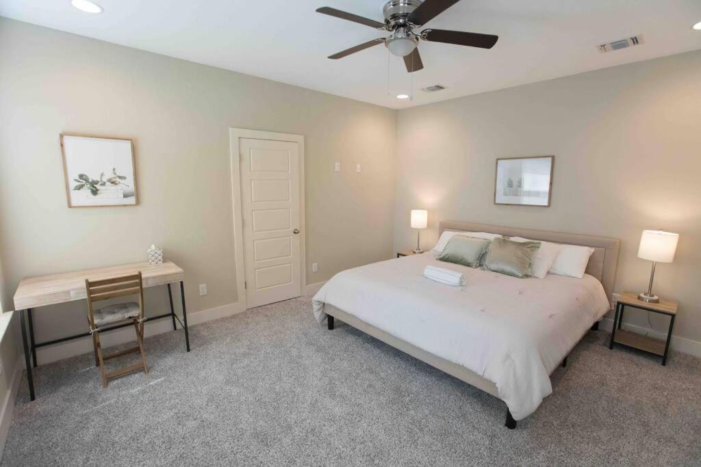 Spacious, Sleeps 6, St Phillips, King Bed San Antonio Exterior foto